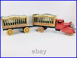 ANTIQUE WYANDOTTE CIRCUS TRUCK & CAGE WAGON Tin Litho Toy Truck with GREAT LITHO
