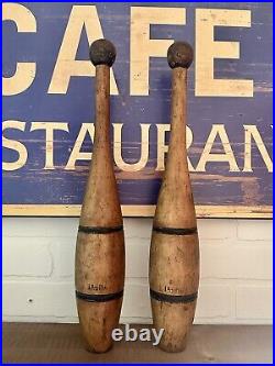 Antique Pair of Turned Wood Indian Clubs/Carnival Juggling Pins 17.5 1.5lb