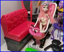 Monster High Freak Du Chic Circus Scareground Playset Scooter Doll Crypt Bundle