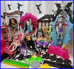 Monster High Freak Du Chic Circus Scareground Playset Scooter Doll Crypt Bundle