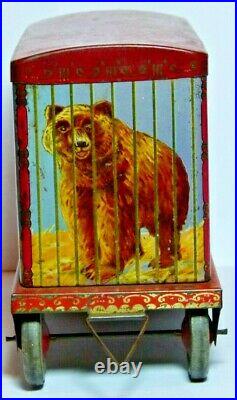RARE ANTIQUE FIGURAL ZOO/CIRCUS TRAILERMENAGERIEBISCUIT TIN BOX 1911 lion bear